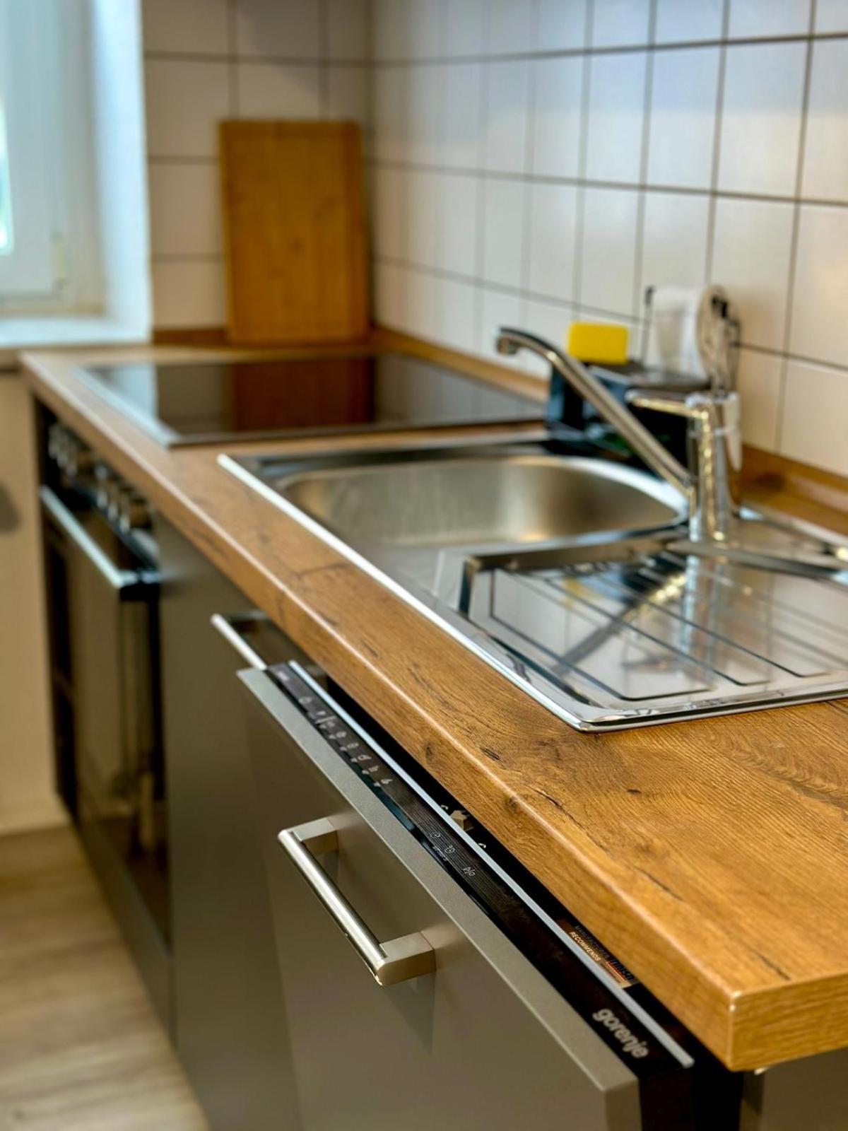 Raha Apartments - Grosses 3 Z-Apartment - Erdgeschoss - Domplatz - Vollausstattung Эрфурт Экстерьер фото